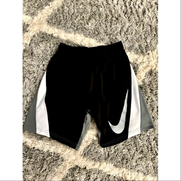 Boys Nike DriFit Shorts - Picture 1 of 3